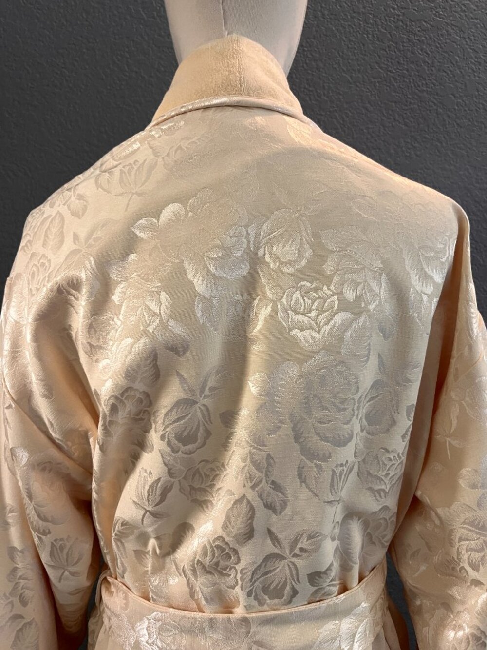 VINTAGE VICTORIA'S SECRET GOLD LABEL SATIN JACQUARD TERRY LINED ROBE NWOT XS/S - Picture 10 of 15